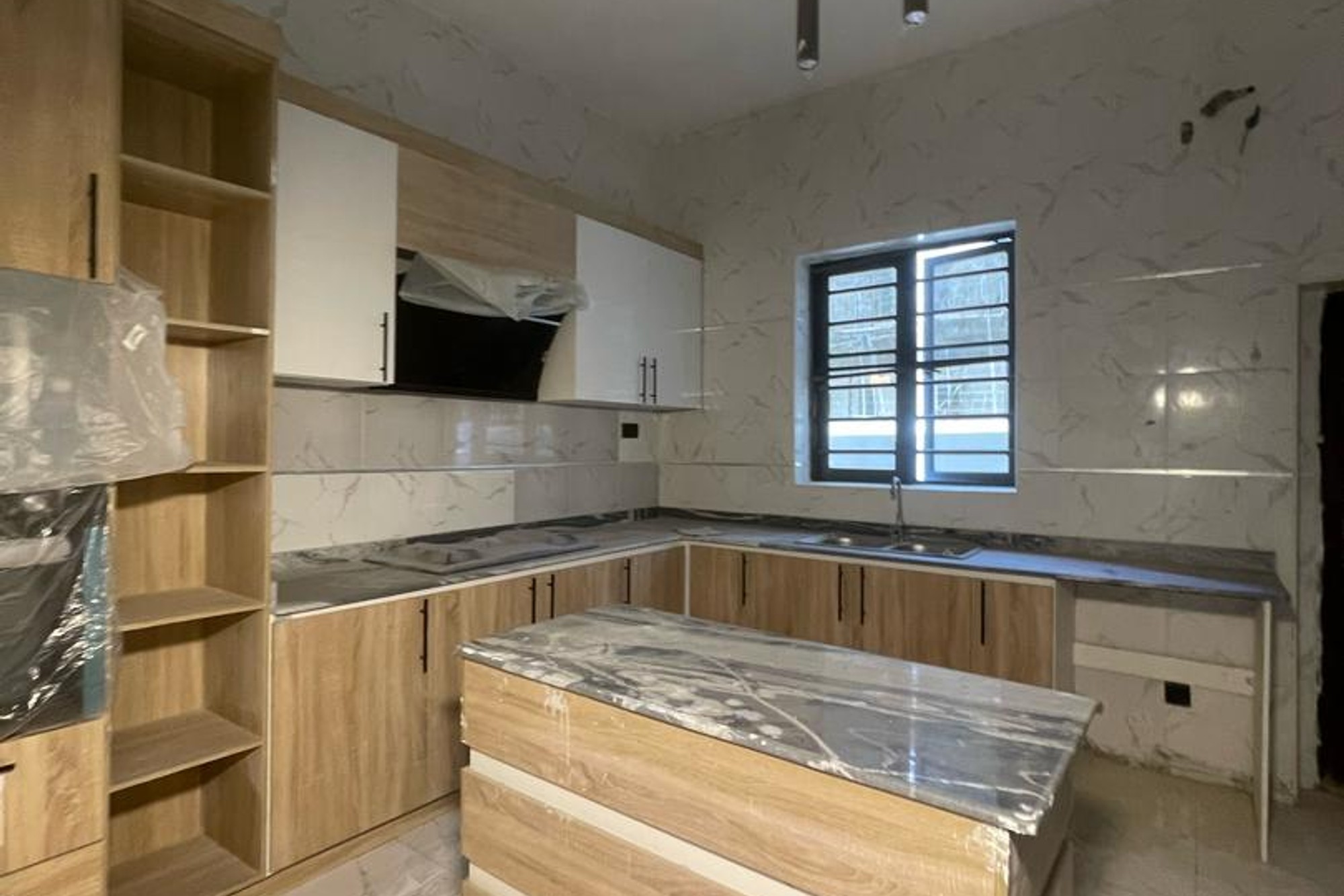 Luxurious 5 Bedroom Duplex For Rent – Premium Finish