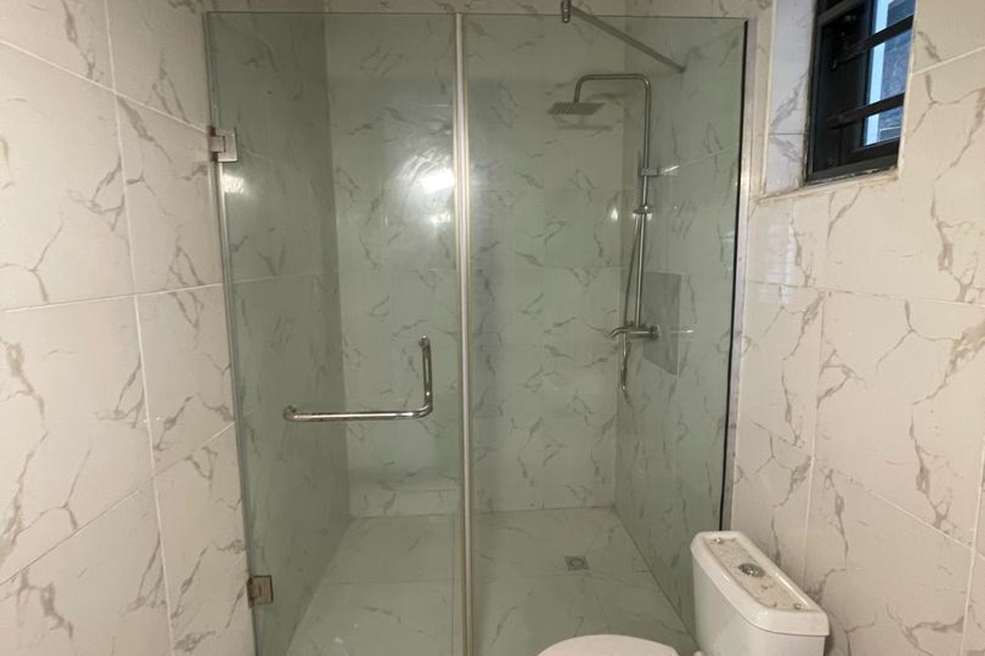 Luxurious 5 Bedroom Duplex For Rent – Premium Finish